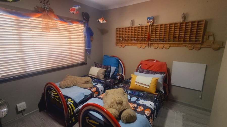 5 Bedroom Property for Sale in Vaalpark Free State